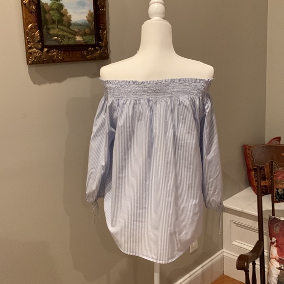 H&M off shoulder top. Size US 12 - Picture 5 of 5